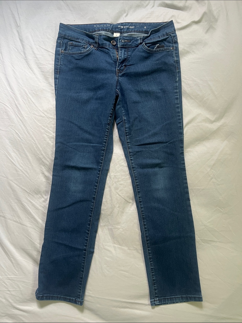 Slim Straight Women's Jeans in Indigo Blue - Unbranded